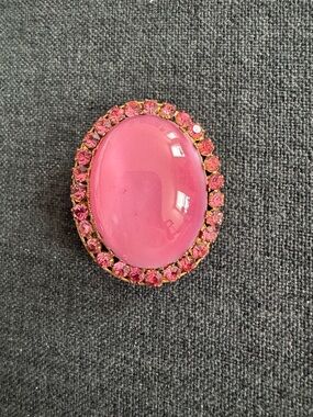 Victorian-Style Pink Cabochon Oval Brooch with Crystal Halo